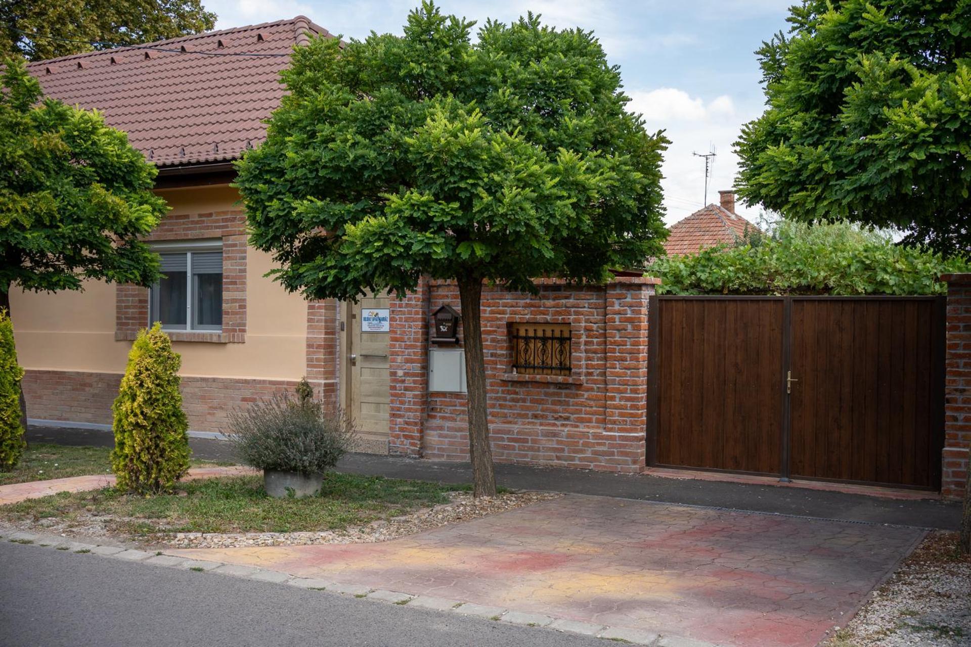 Holiday Apartmanhaz 귤러 외부 사진