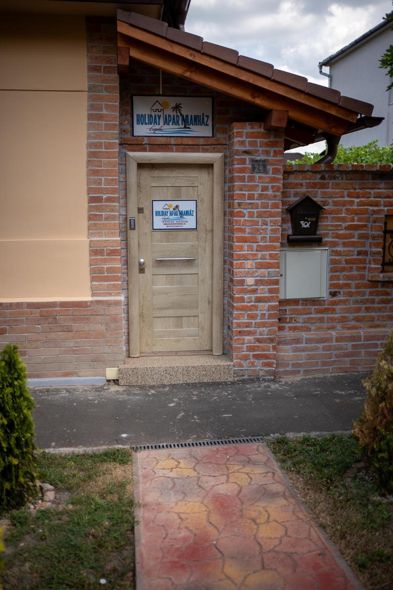 Holiday Apartmanhaz 귤러 외부 사진